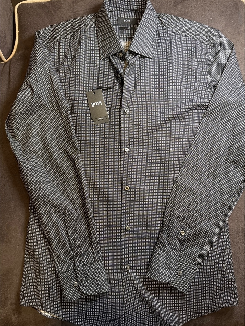 Hugo Boss Men's Dress Shirt Size 15.5 Slim Fit Black and Gray Checkered Pattern